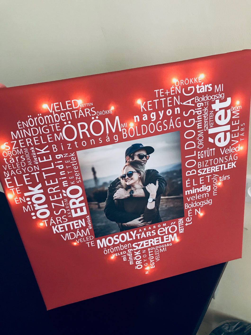 Színes szöveges vászonkép a szerelmeseknek LED világítással